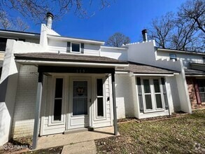 Building Photo - 305 Halcott Dr