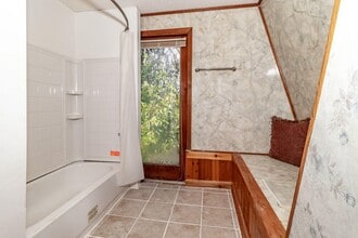 Building Photo - 2865 Old Thomson Rd