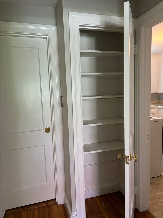 Building Photo - 8 Church St