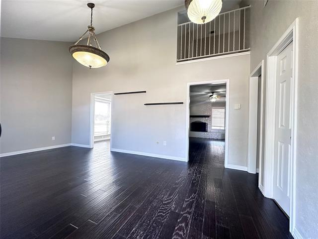 Foto del edificio - 3342 Brook Glen Dr