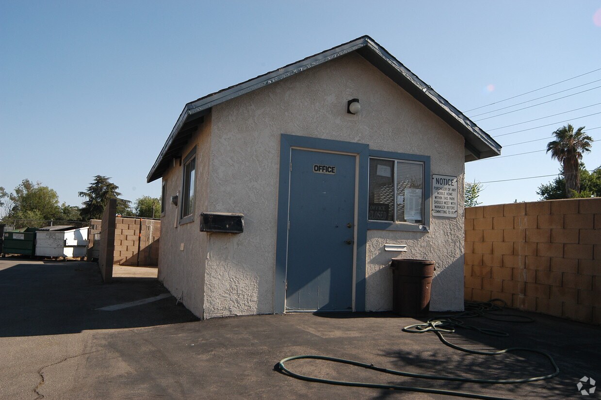 Foto del edificio - 12821 4th St