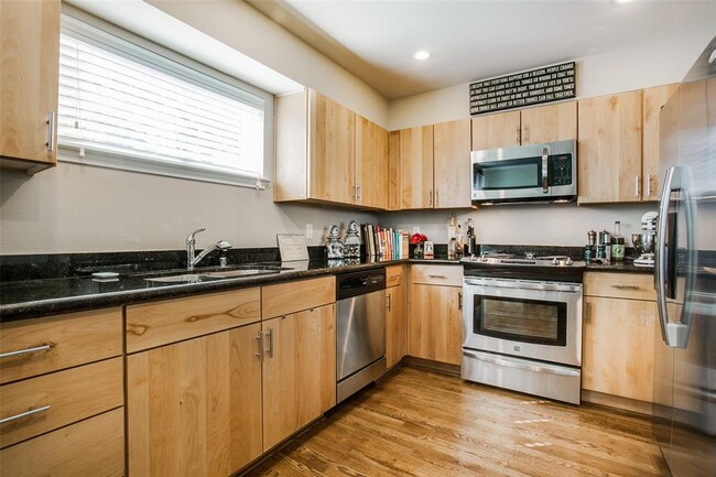 Building Photo - 4616 W Lovers Ln