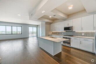 Building Photo - 1414 Wood Hollow Dr