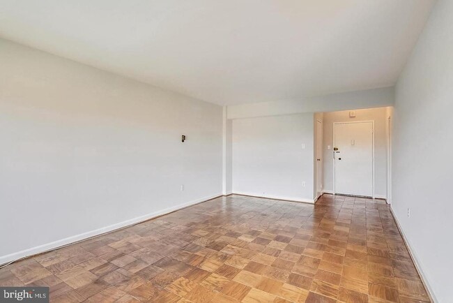Foto del edificio - 4201 Cathedral Ave NW