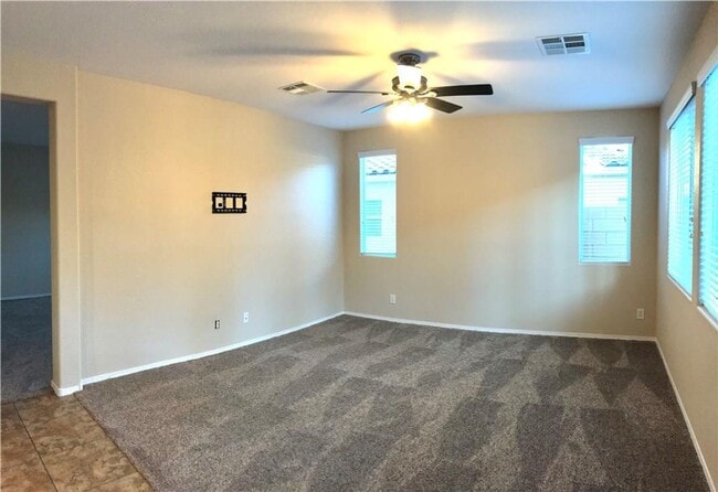 Building Photo - Beautifully maintained Two-Story home located in the desirable Northern Terrace community!