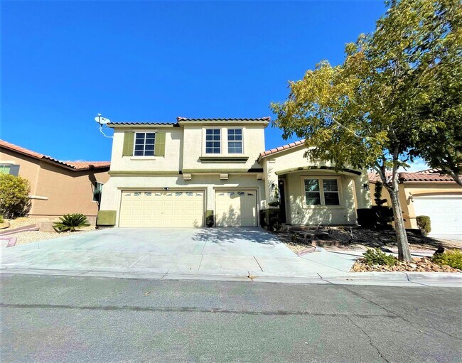 Building Photo - In the heart of Centennial Hills. 4BA, 3BR & 3-car garage