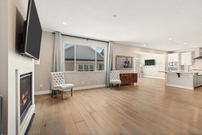Foto del edificio - 6311 W Antelope Flt Wy