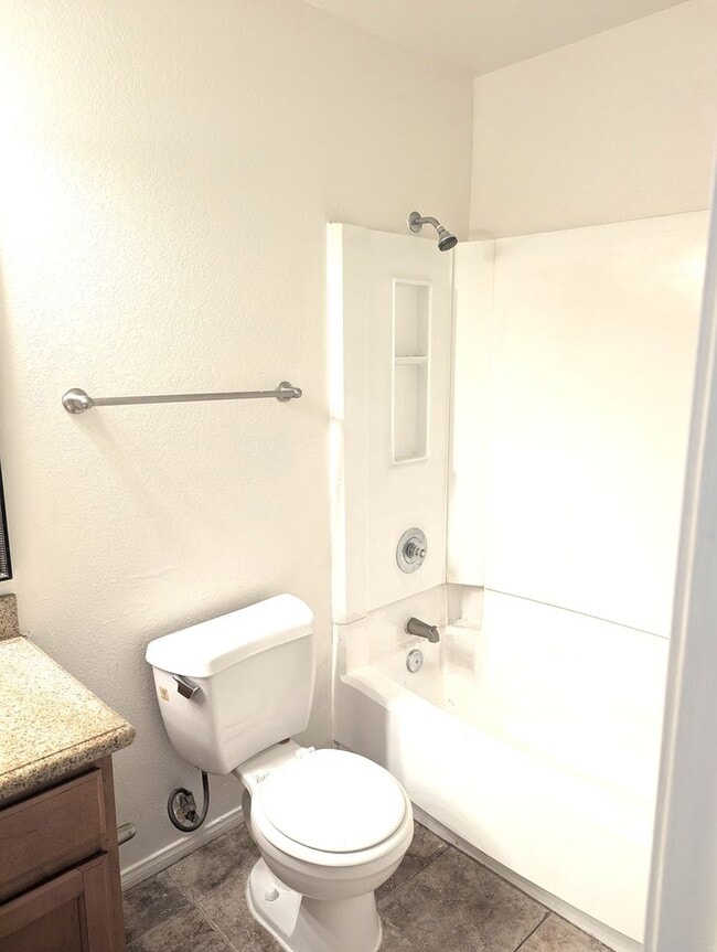 Building Photo - 3715 Tallyho Dr