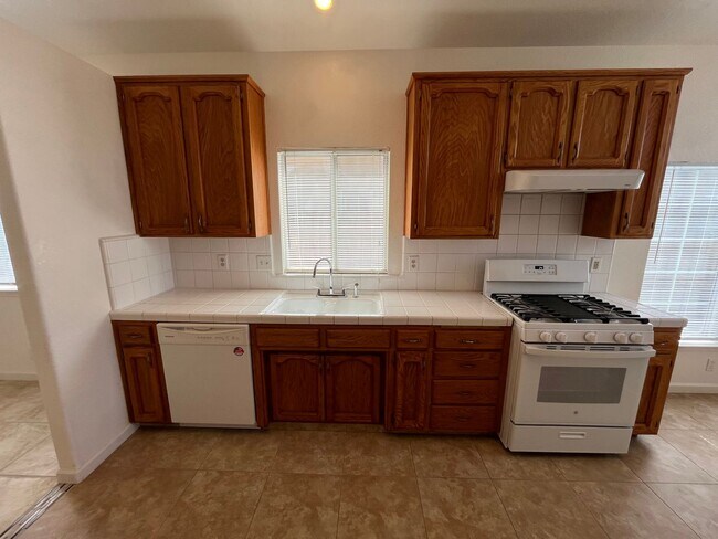 Foto del edificio - NE Visalia home coming soon