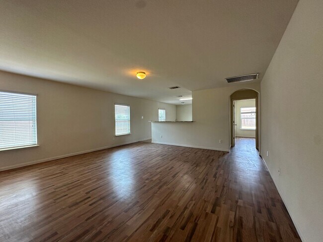 Building Photo - COMING SOON - MID APRIL