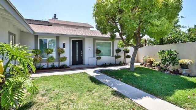 Foto principal - 822 E Borchard Ave