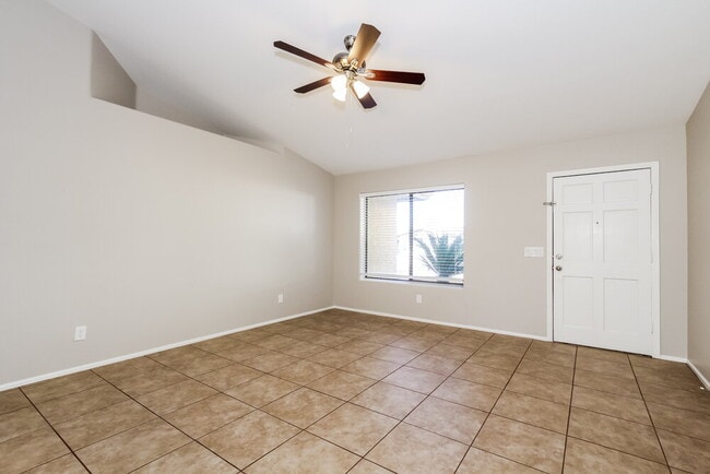 Building Photo - 717 E Calle Chulo Rd