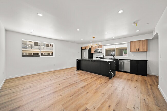 Foto del edificio - 6053 Craner Ave