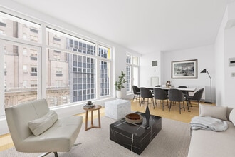 Building Photo - 5 E 44th St