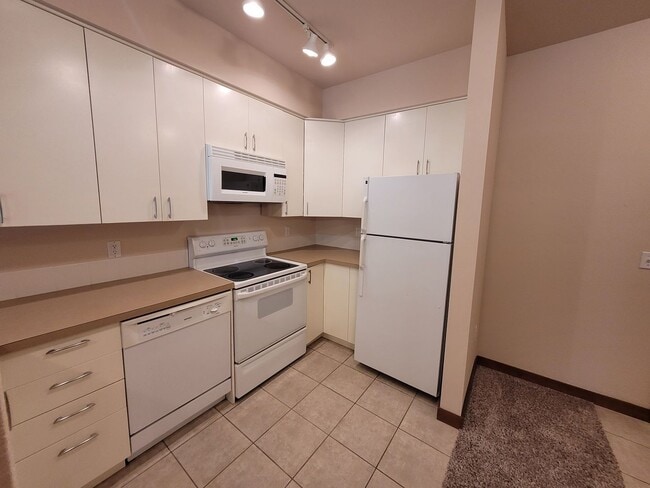 Building Photo - Tranquil One Bedroom Condo in central location - Gladstone