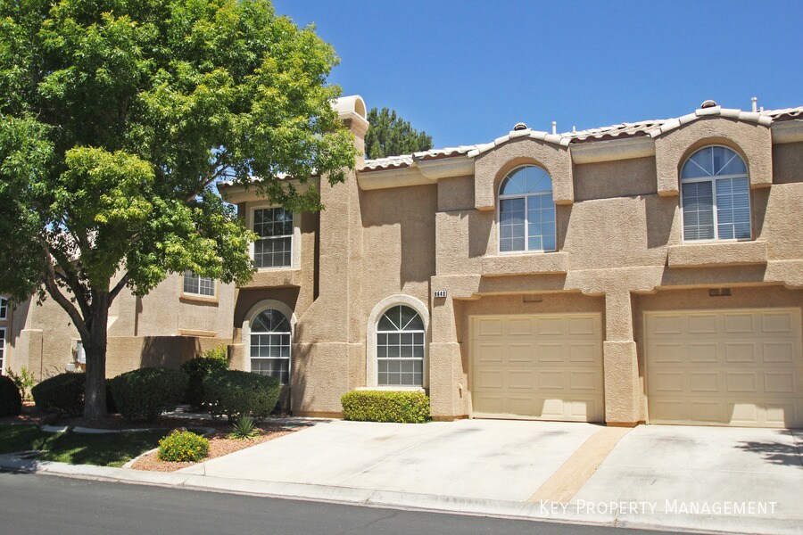Foto principal - 9640 Gunbelt Dr