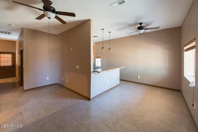 Building Photo - 326 Coates Dr