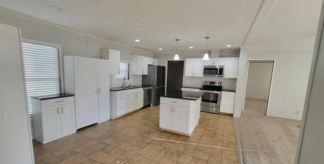 Building Photo - 405 Battlebell Rd