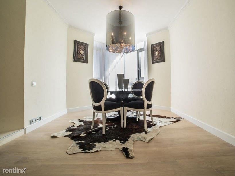 Foto principal - 3901 E Livingston Dr