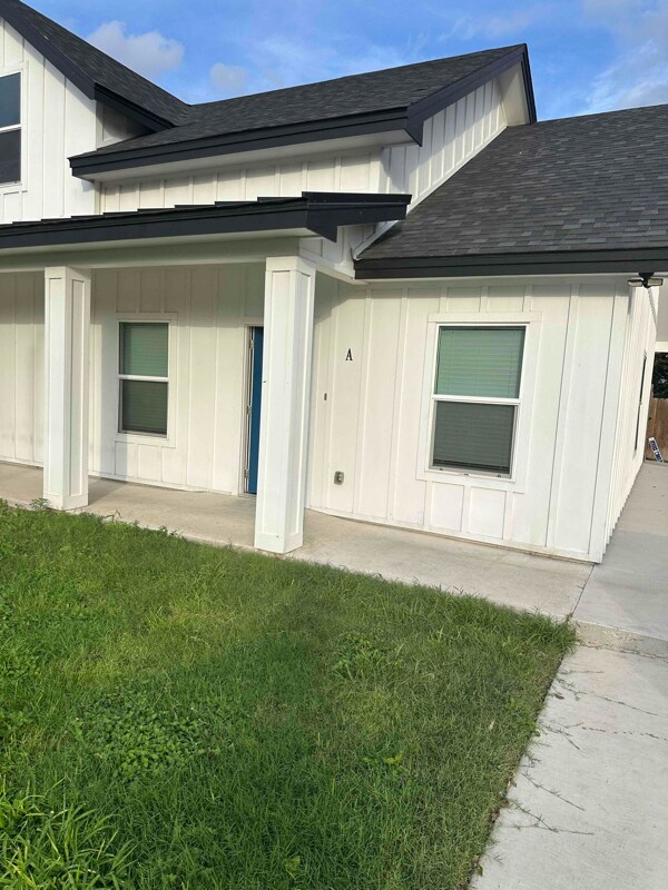 Building Photo - 10308 Ramon Ave