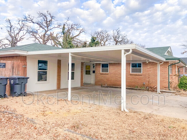 Building Photo - 7009 NW 25th St