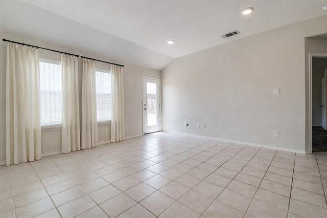 Foto del edificio - 914 Decker Dr