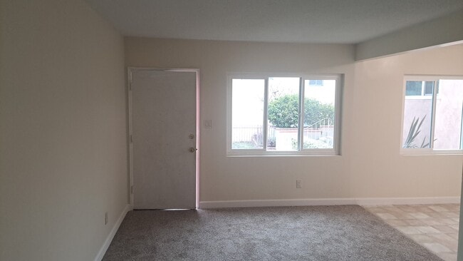 Building Photo - 111 E Hammel St