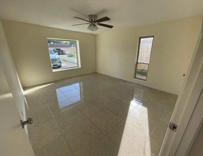 Master bedroom - 2408 Upas Ave