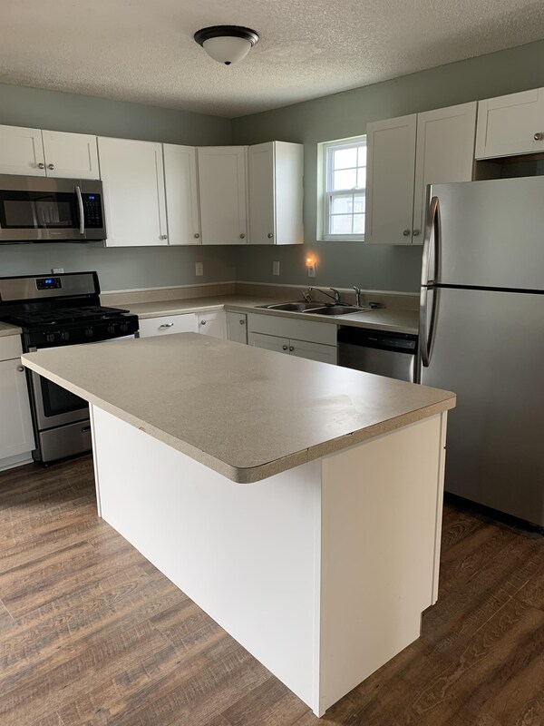 Foto principal - 312 W 5th St