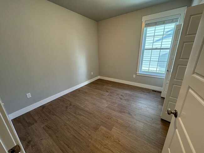 Building Photo - 6120 Elysian Rd