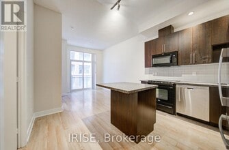 Building Photo - 28 Linden St
