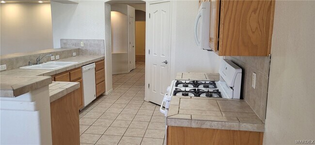 Building Photo - 1796 Wishing Well Ln