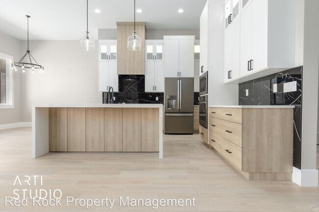 Foto del edificio - 4 br, 3.5 bath House - 5356 W 3180 S