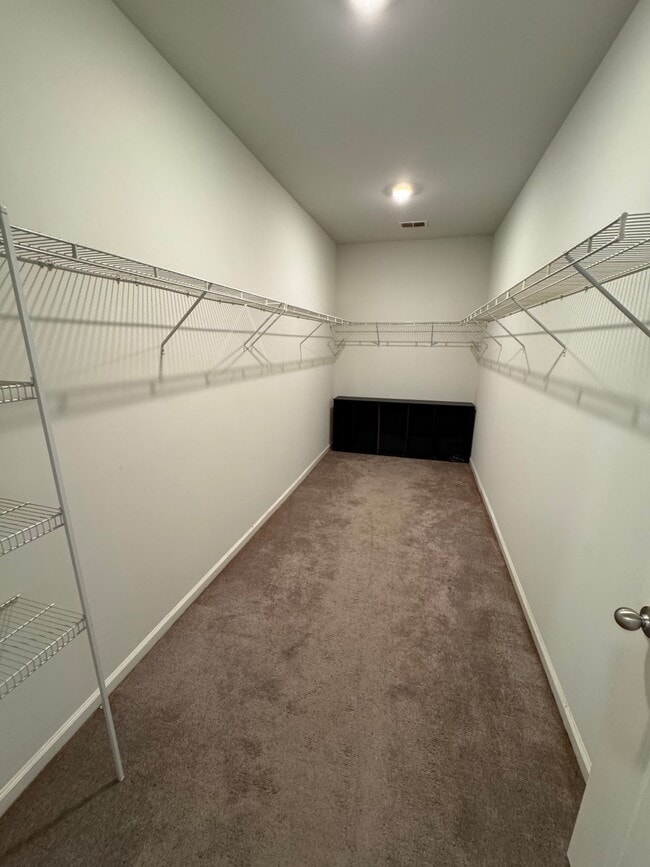 Foto del edificio - 1032 Hawks Nest Ln