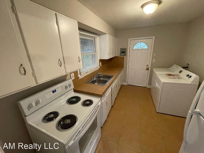 Building Photo - 3 br, 1 bath House - 1855 Camp Greene Street