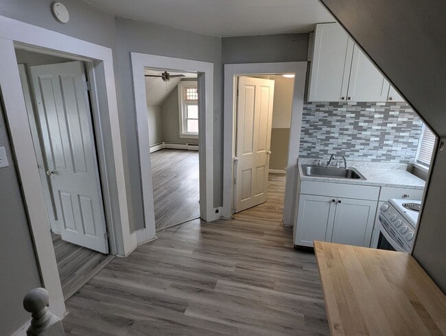 Building Photo - 200 E Bald Eagle St