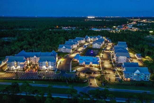 Building Photo - Legends at Clara