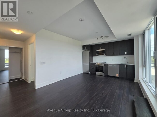 Building Photo - 700 Sheppard Ave W