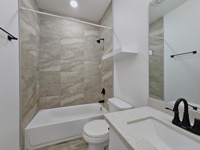 Building Photo - 1809 Atrium Place Dr