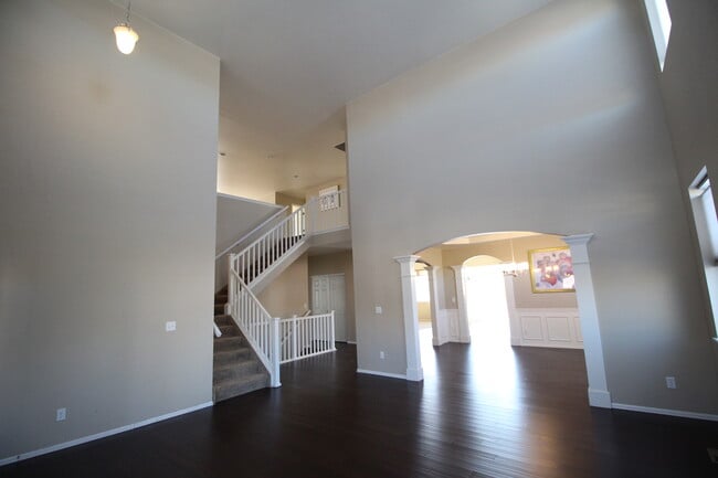 Building Photo - 1000 Stanley Ct