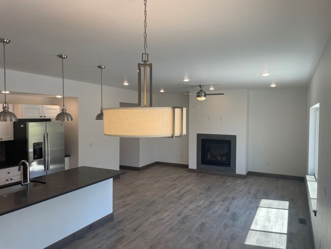 Building Photo - 52 Black Label Wy