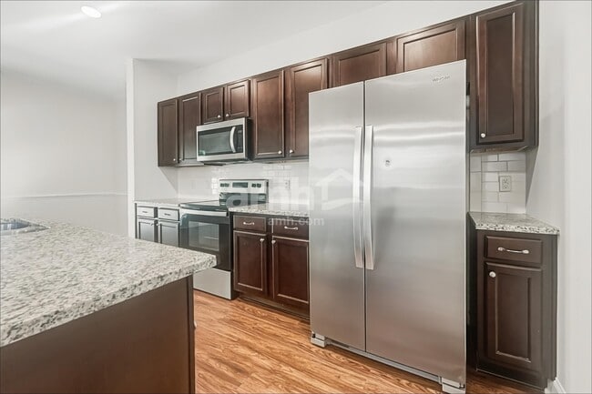 Building Photo - 1817 Produce Ln