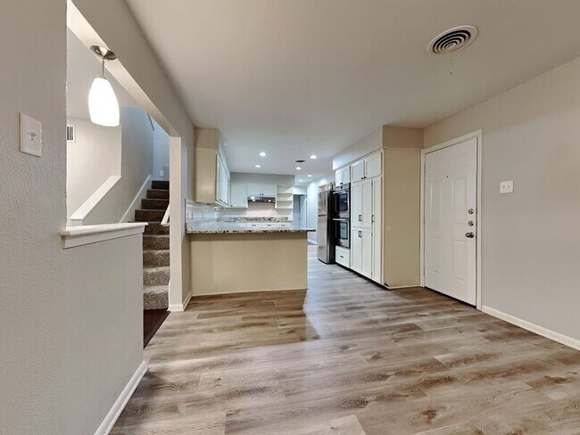 Foto del edificio - 5813 Wedgwood Dr