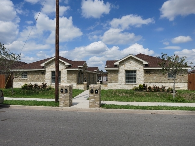 Building Photo - Paradise Palms Apartments