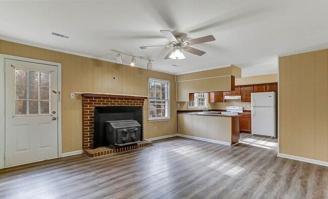 Building Photo - 3 bedroom/2 bathroom- Skimino Hills