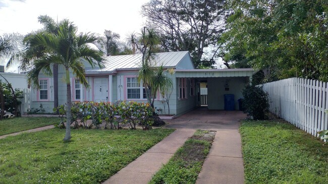 Foto del edificio - 318 W Ocean Ave