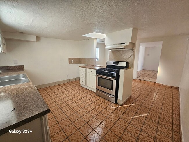 Foto del edificio - 66239 Estrella Ave