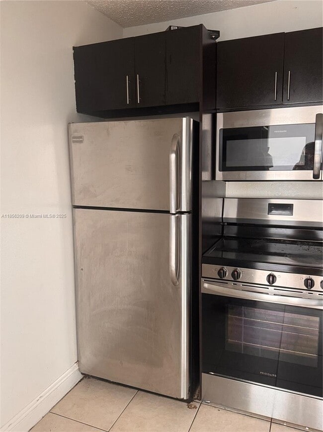 Foto del edificio - 496 NW 165th St