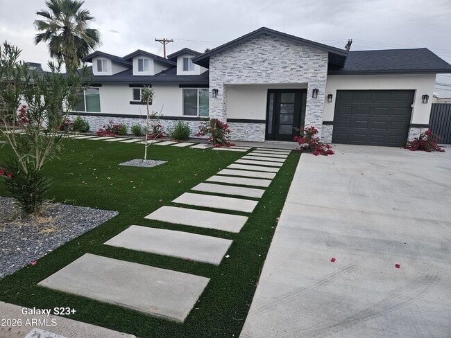 Foto del edificio - 2817 N 71st Pl