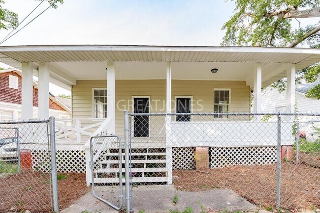 Foto del edificio - REDUCED! - HOLIDAY SPECIAL! SIGN A LEASE B...
